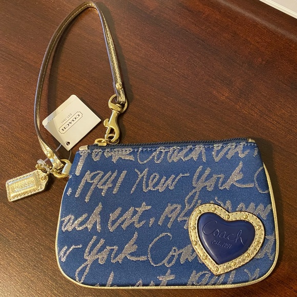 Coach Handbags - Coach Wristlet